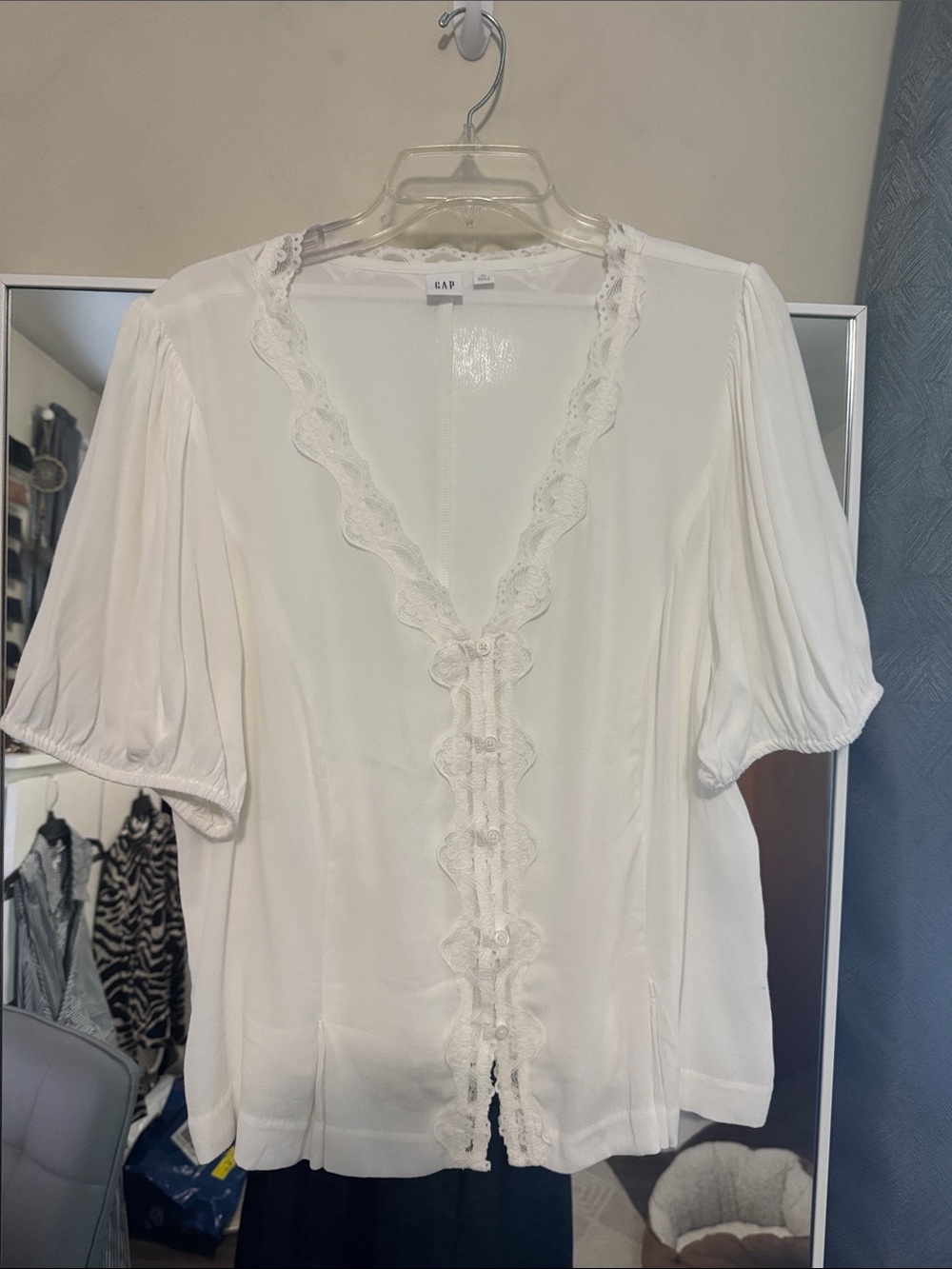 GAP White Lace-Trim V-Neck Blouse with Puff Sleeves